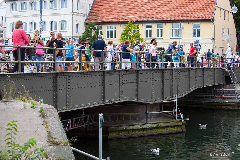 Die Brücke über den Alten Strom zur Hansesail 2014