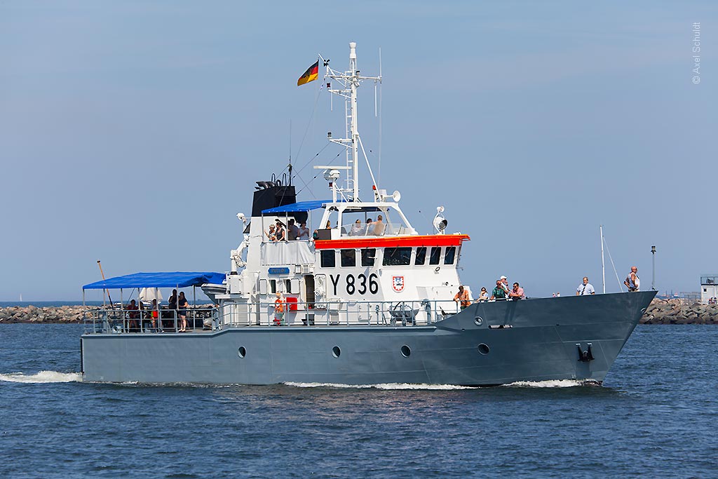 Das Warnemünde Sicherungsboot Y836 Putlos.