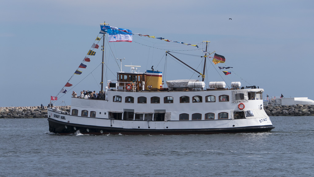 Das 1934 erbaute Motorschiff Stadt Kiel ist ein Traditions- & Museumsschiff.