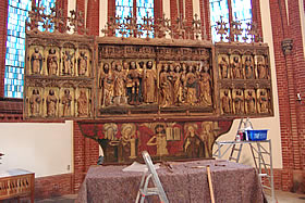 Schnitzaltar der Warnemünder Kirche von 1475